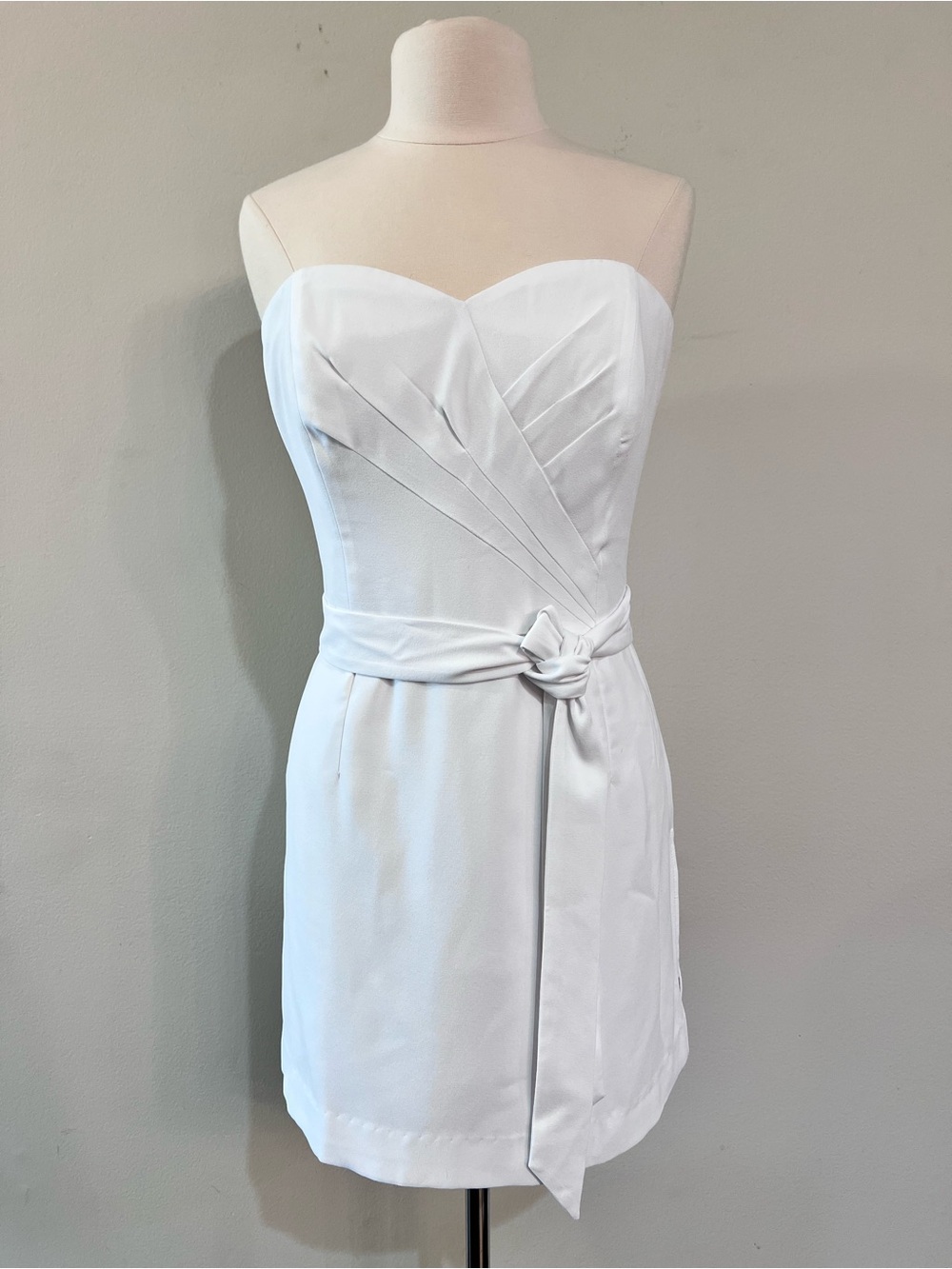 NWT Lilly Pulitzer Kylo Romper in White. Size 12. Strapless.